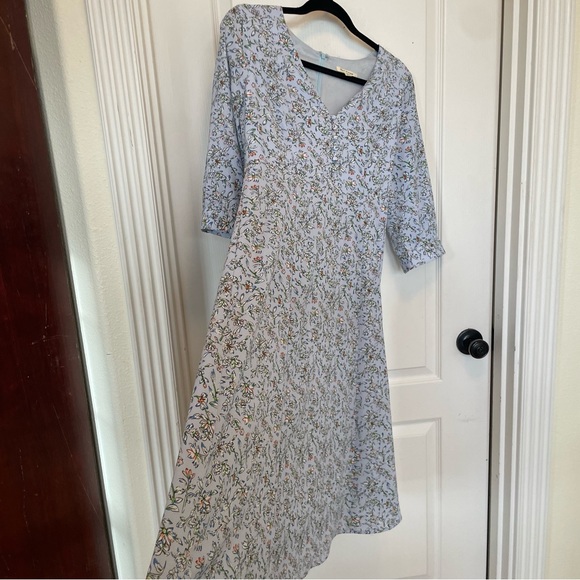 Gorgeous Floral Mid Length Dress - Picture 3 of 5